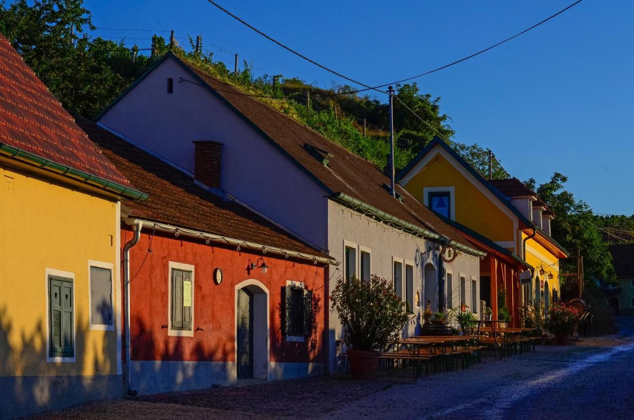 Hotel Gaestehaus Familie Trachsler à Rohrendorf bei Krems Extérieur photo